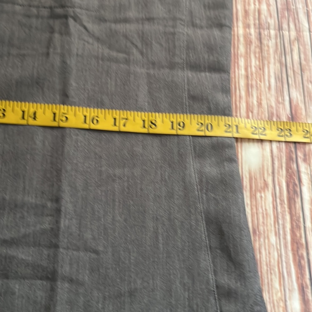 Fabletics Feel Good Performance Gray Scrub Top L - image 8